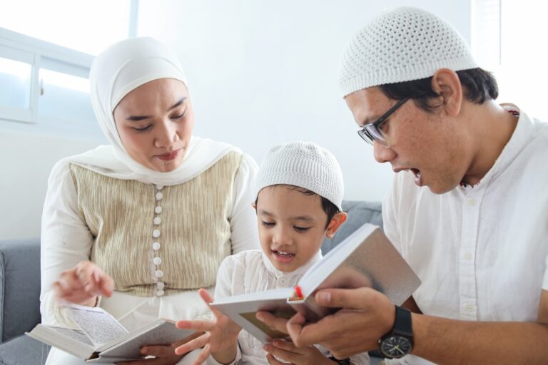 boy-learn-to-read-quran-with-parents