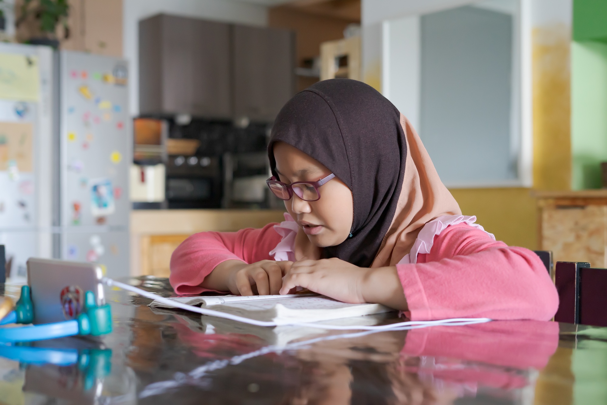 How Parents Can Help Kids Learn the Qur’an Online