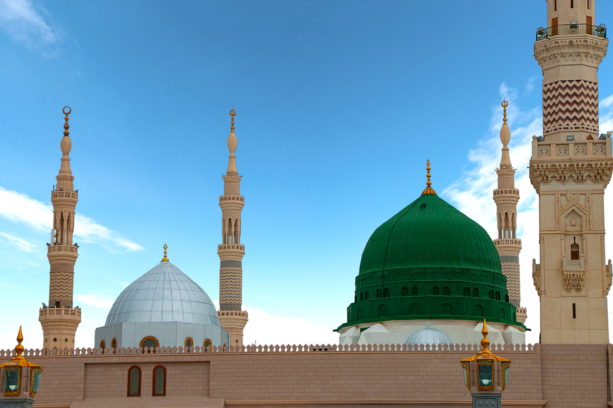 Medina , Saudi Arabia - Green Dome Close up - Prophet Mohammed Mosque , Al Masjid an Nabawi