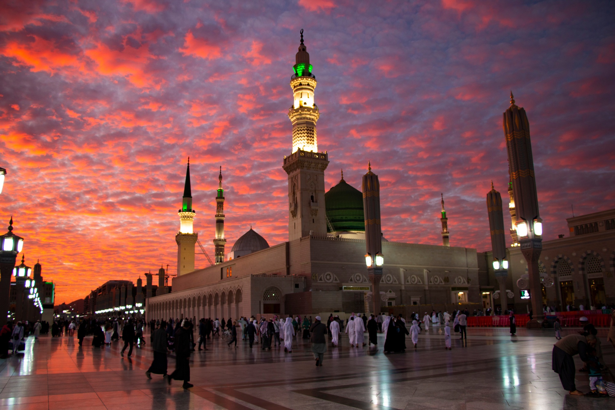 Prophet Mohammed Mosque , Al Masjid an Nabawi - Medina / Saudi Arabia , Sunset Maghreb Salah